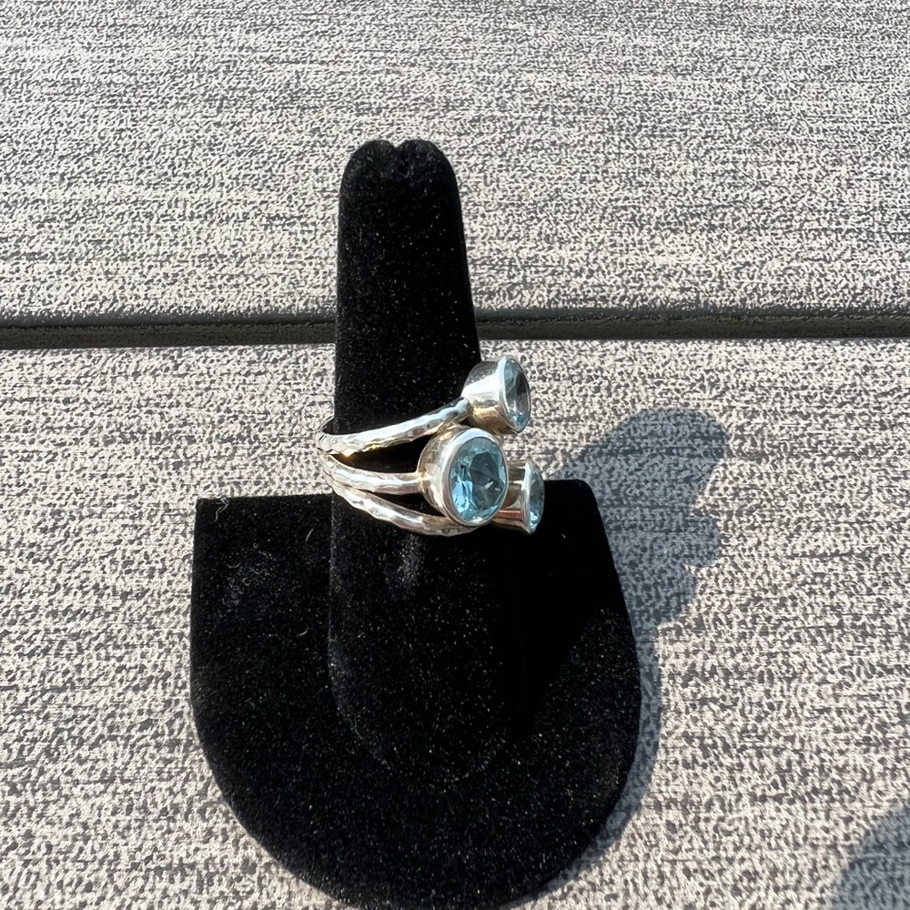 Artisan-Made 3-Stone Blue Topaz Sterling Hammered Ring Sz 8 - Picture 4 of 7